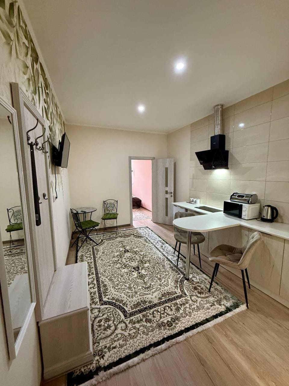 Bed, TV and multimedia, Coffee/tea facilities, Kitchen or kitchenette, Living room, Photo of the whole room, Seating area, Dining area, Bedroom, stove