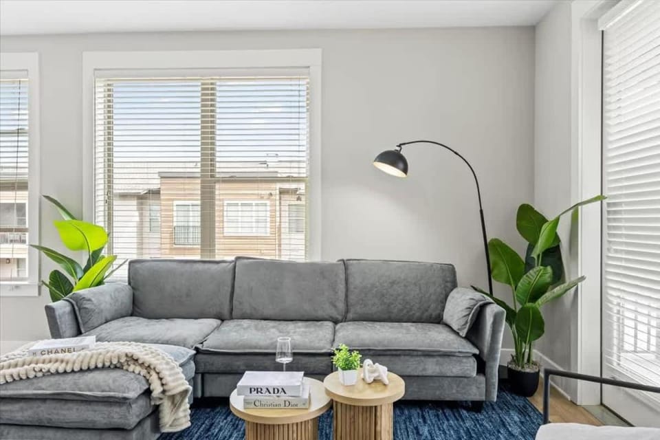 Luxe 1BR Suite in Waverly Charlotte Apartment in Charlotte