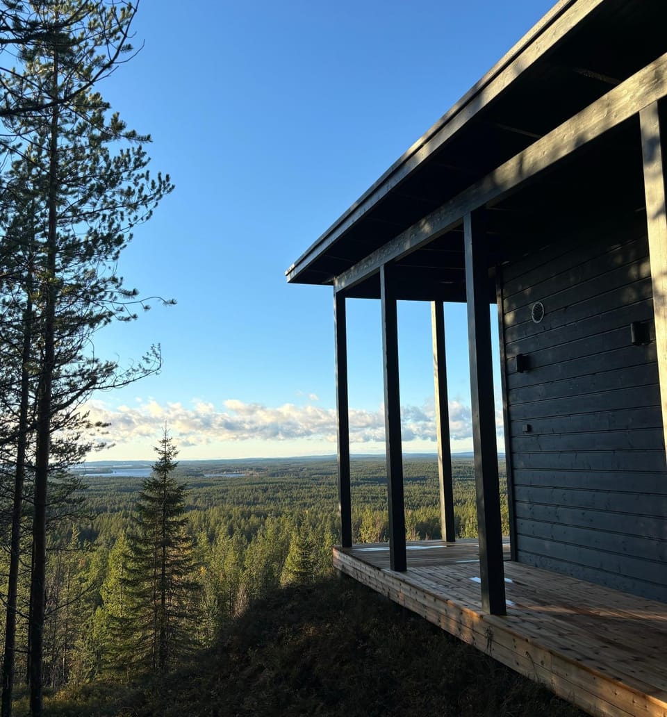Property building, Natural landscape, Balcony/Terrace, Mountain view