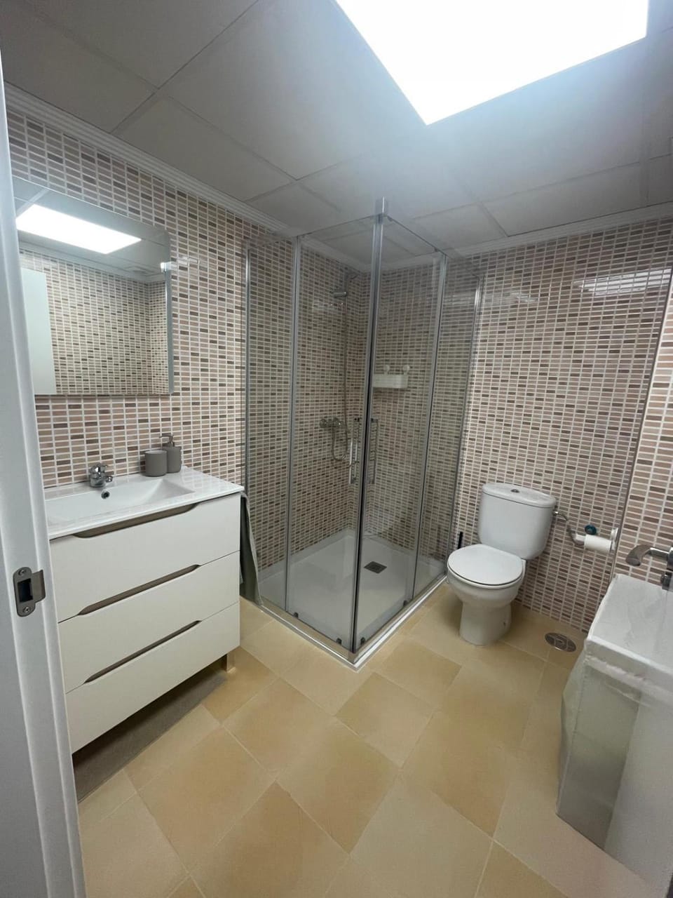Shower, Toilet, Bathroom