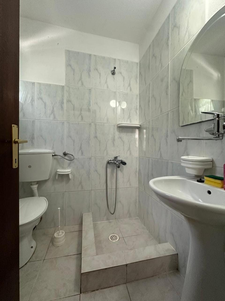 Julija- soba sa bračnim krevetom Apartment in Budva Municipality