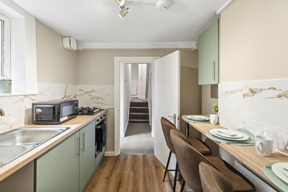 Comfort Convenience Location Shepherds Bush Ground Floor Apartment in London