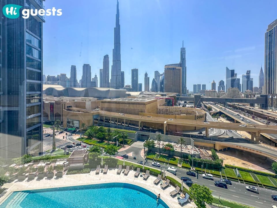 City view, Pool view