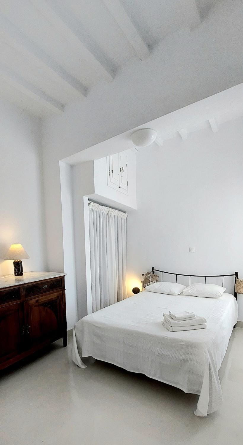 Eirini's House, centrally located in Parikia Apartment in Paros