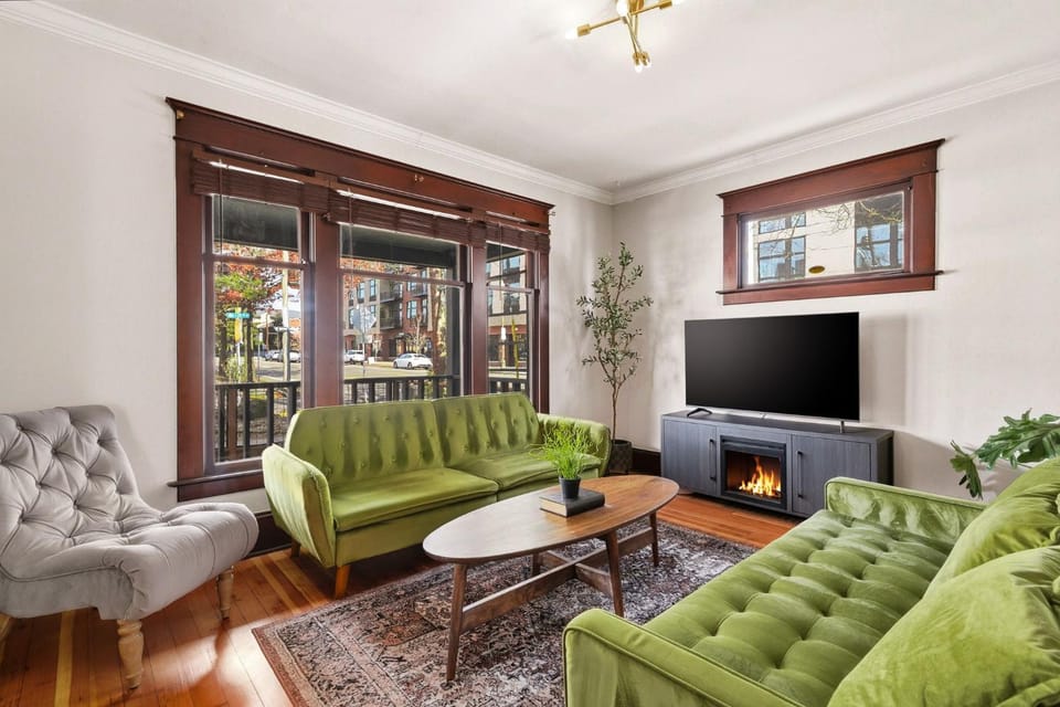 Historic Home in Downtown Vancouver House in Vancouver