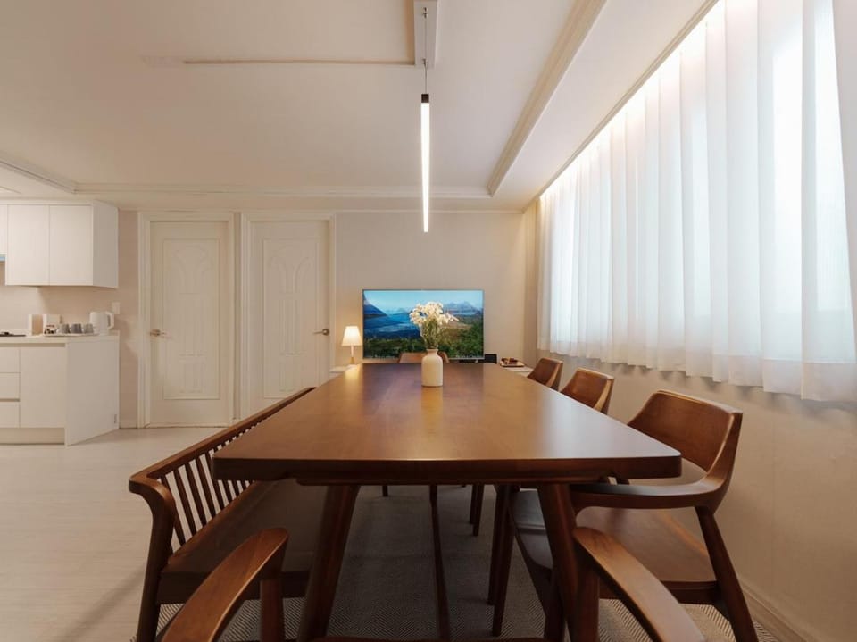 Everyday Fun Fun-3nights free pickup from Seoul station-3Room 6Bed 2Bath-Namsantower view-grill bbq Apartment in Seoul