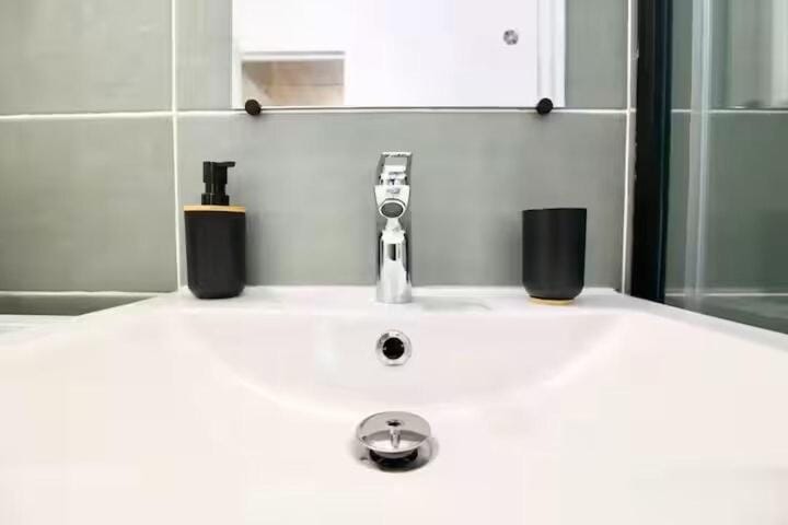 Superbe studio pied dans l'eau Apartment in La Seyne-sur-Mer