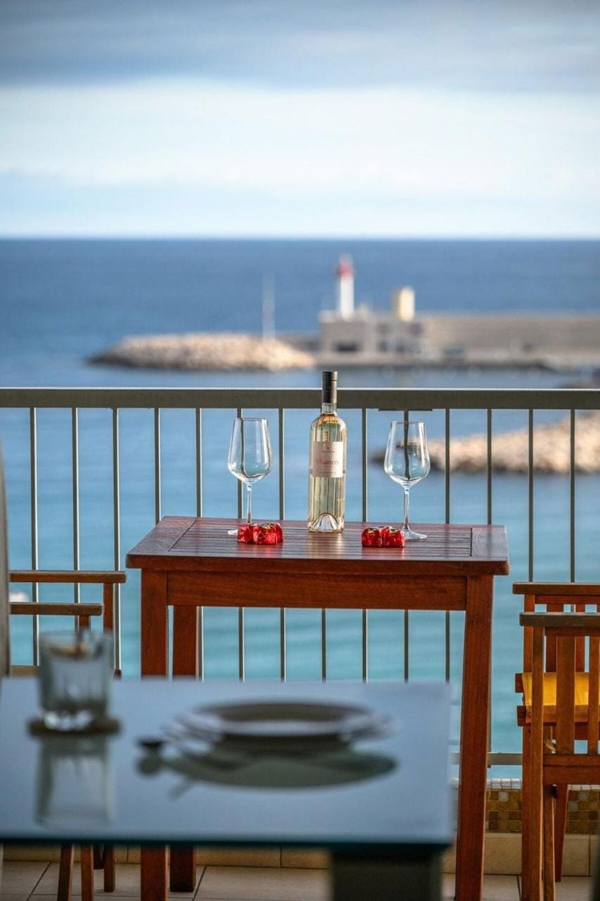 LETOILE DE MER Vue Exceptionnelle Centre Terrasse House in Menton