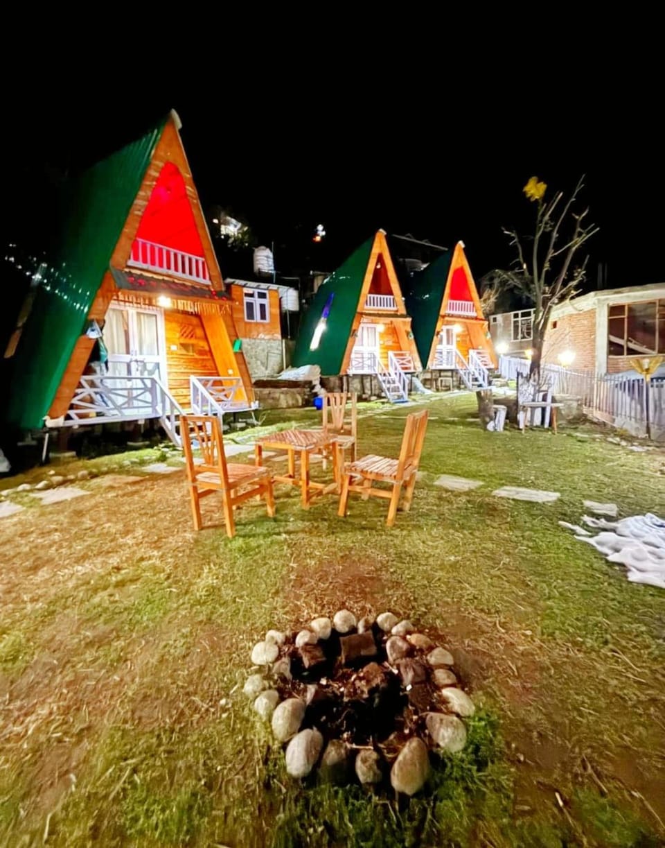 Treehouse near mall rd for 4 person Chalet in Manali