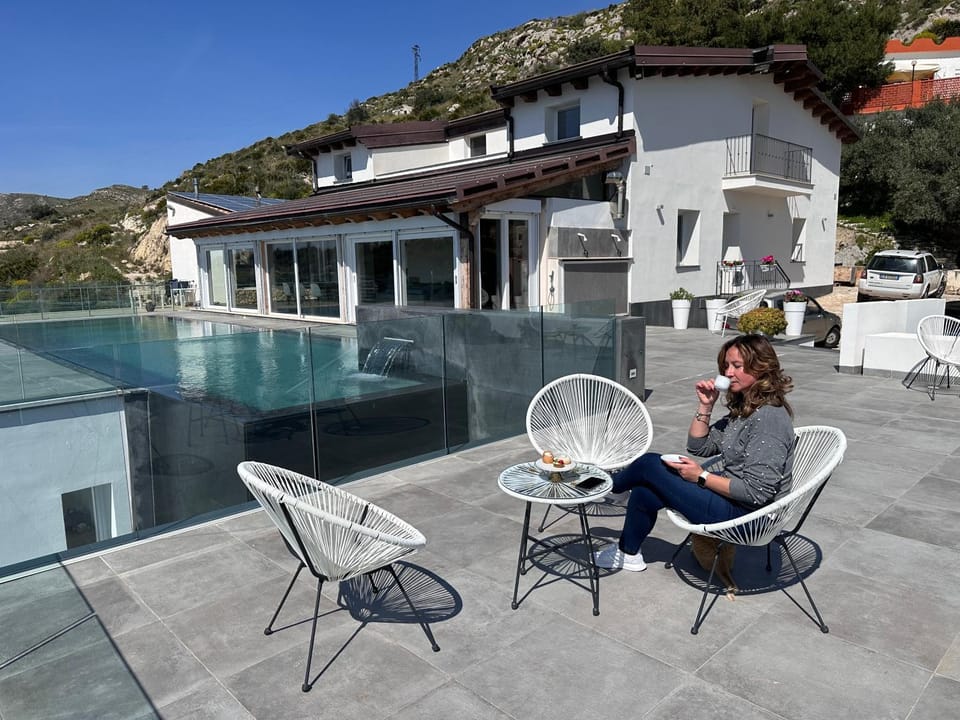 Property building, Balcony/Terrace, Pool view