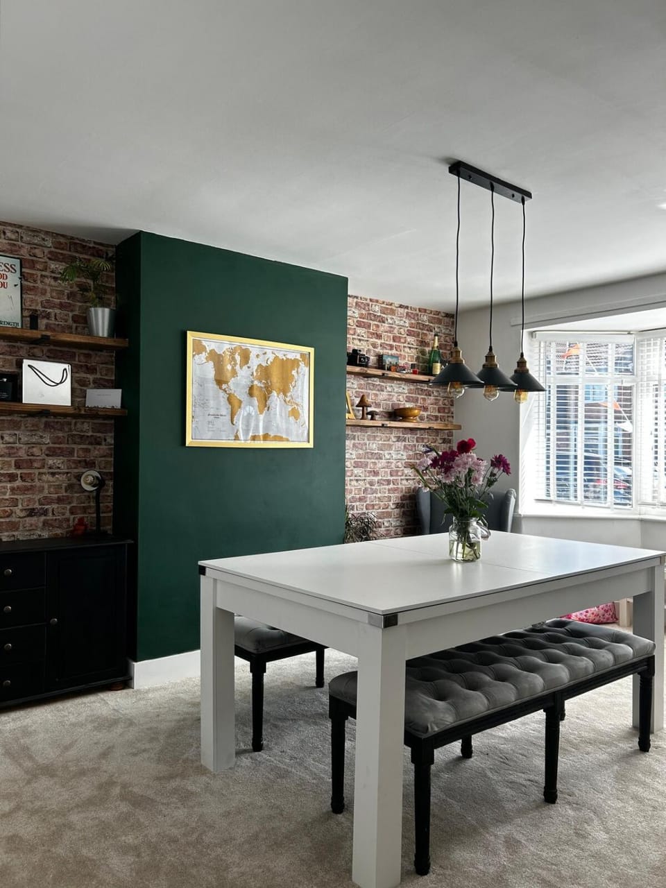 Luxury 4 Bed Home Sleeps 9, Games Room, Parking Villa in Liverpool