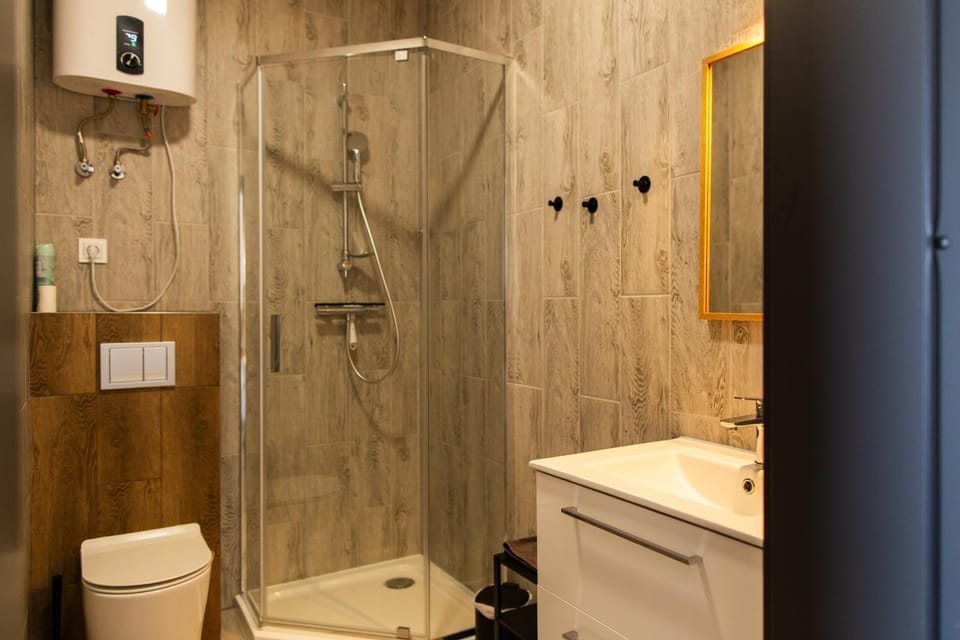 Shower, Bathroom