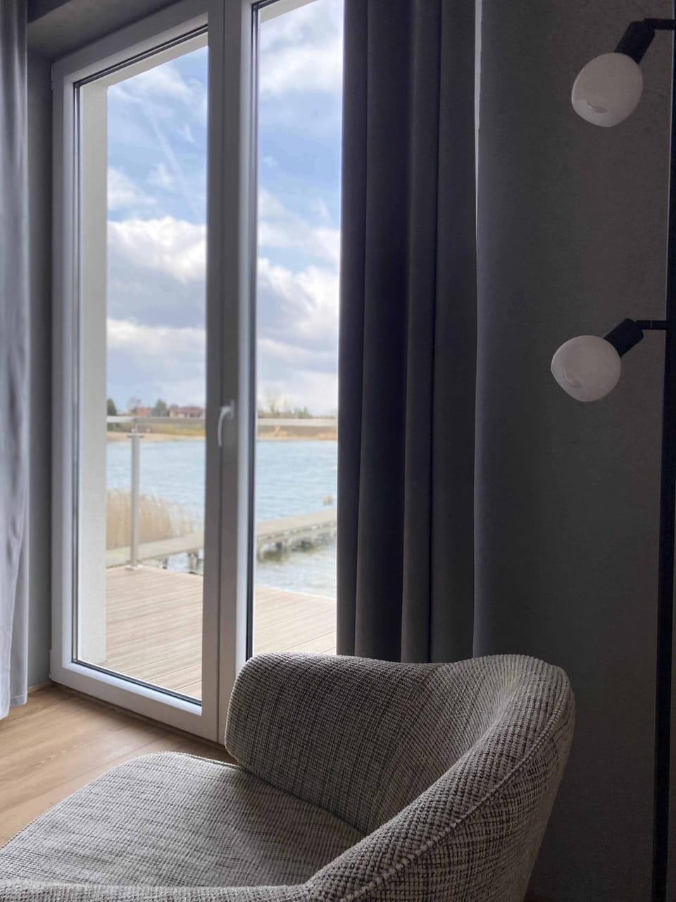 Natural landscape, View (from property/room), Balcony/Terrace, Photo of the whole room, Seating area, Lake view
