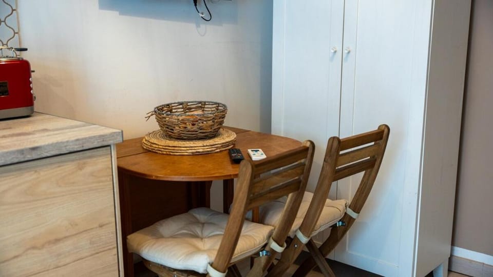 Seaside Tiny Treasure Apartment in Praia de Armação de Pêra