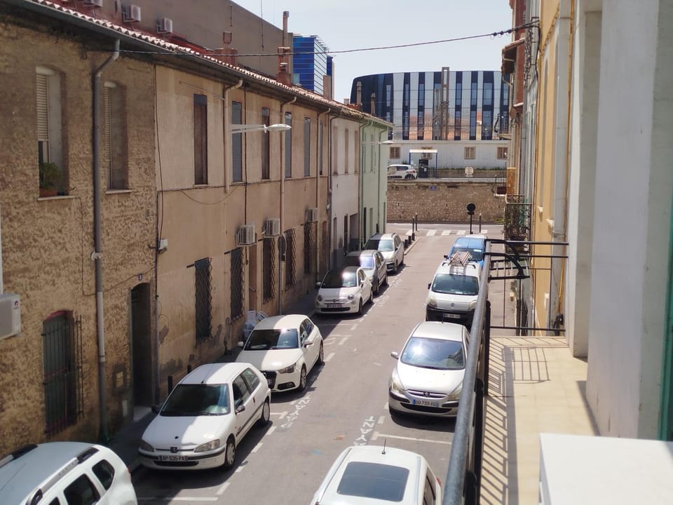 Neighbourhood, Street view