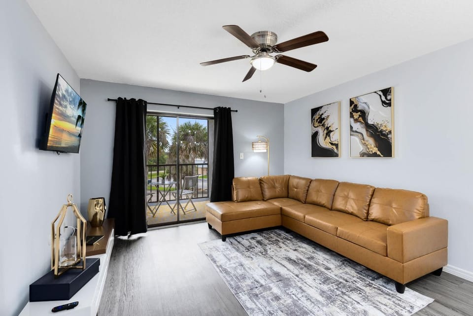 Oasis 316 - Palm Paradise Apartment in Titusville