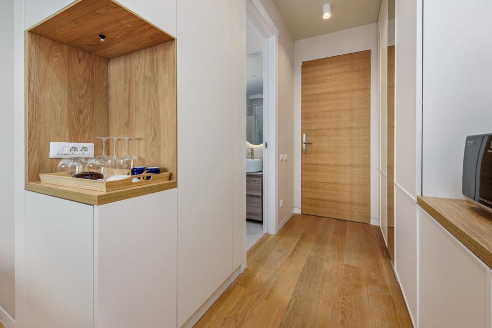 Bedroom, wardrobe