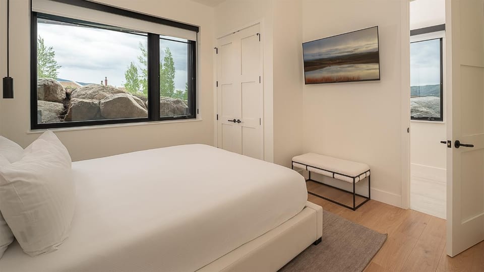 Bed, TV and multimedia, Bedroom, furniture