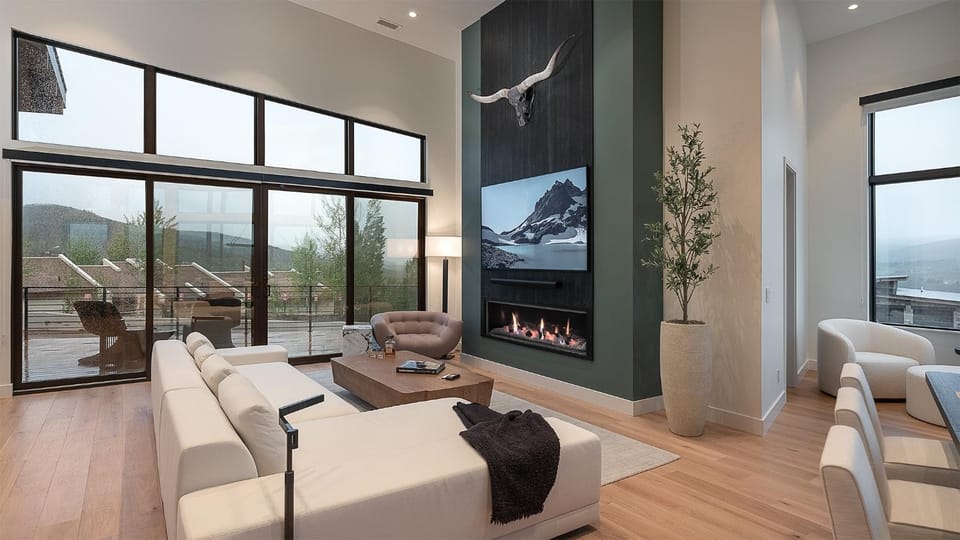TV and multimedia, Living room, Seating area, fireplace