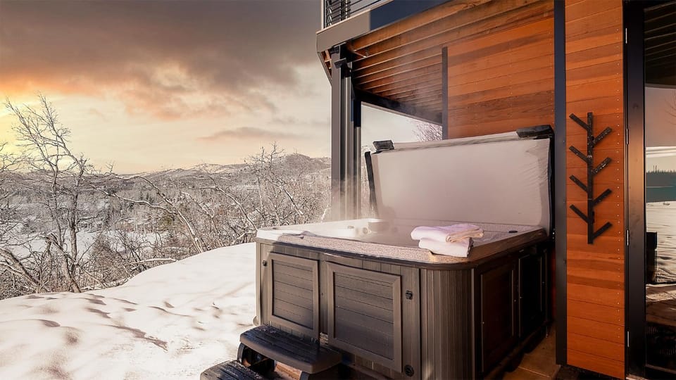 Hot Tub, Mountain view, towels