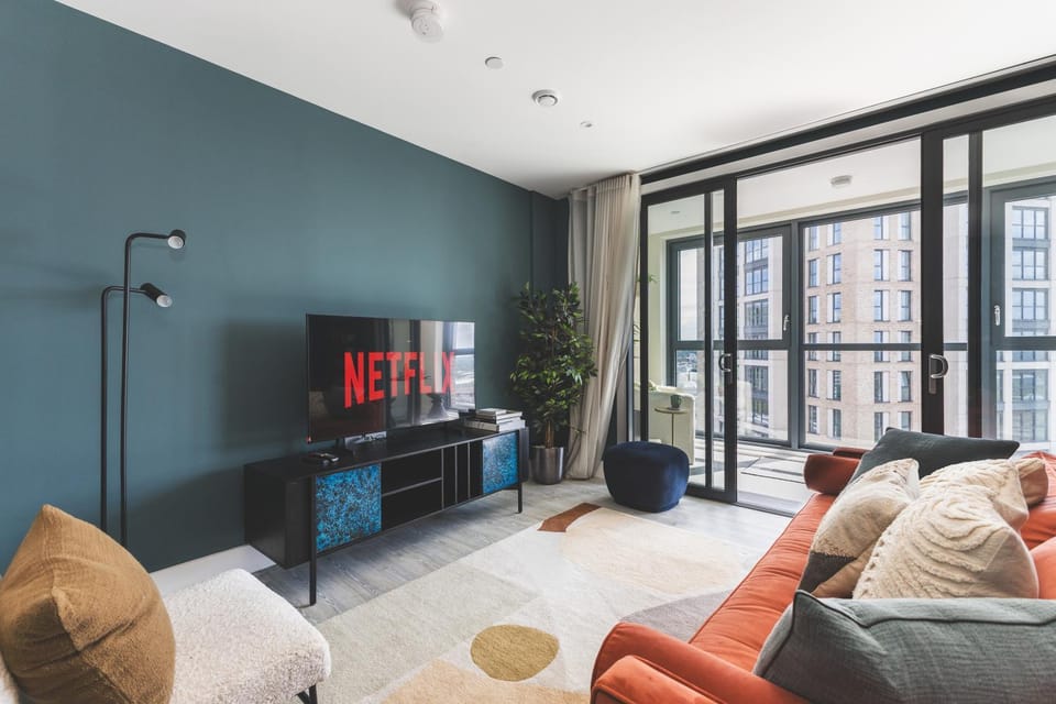 Communal lounge/ TV room, TV and multimedia, View (from property/room), Living room, Seating area, Evening entertainment