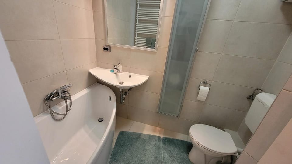 Toilet, Bathroom, Bath, towels