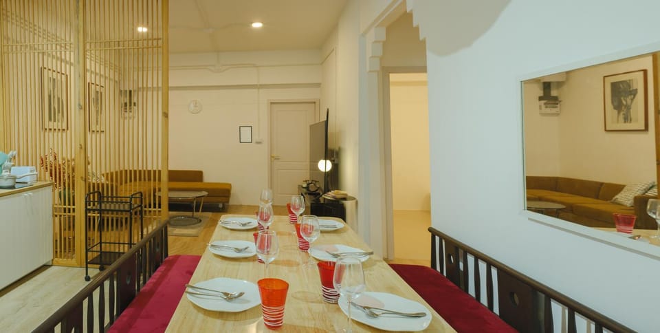2 BR Sleeps6 I City Center Silom Apartment in Bangkok