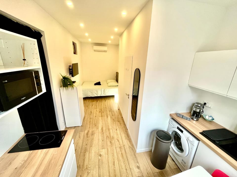 La Tronche studio climatisé wifi proche CHU Apartment in Grenoble