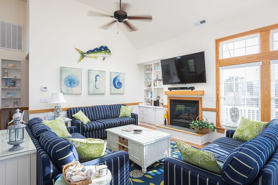 Steps to Beach Private Pool Spa & Spacious Yard House in Corolla