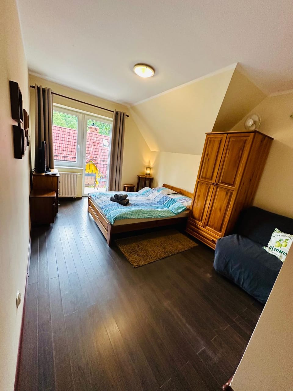 Photo of the whole room