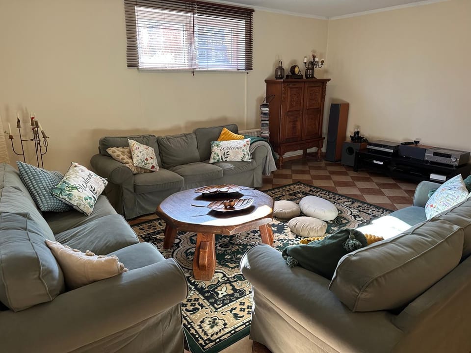 Activities, Seating area
