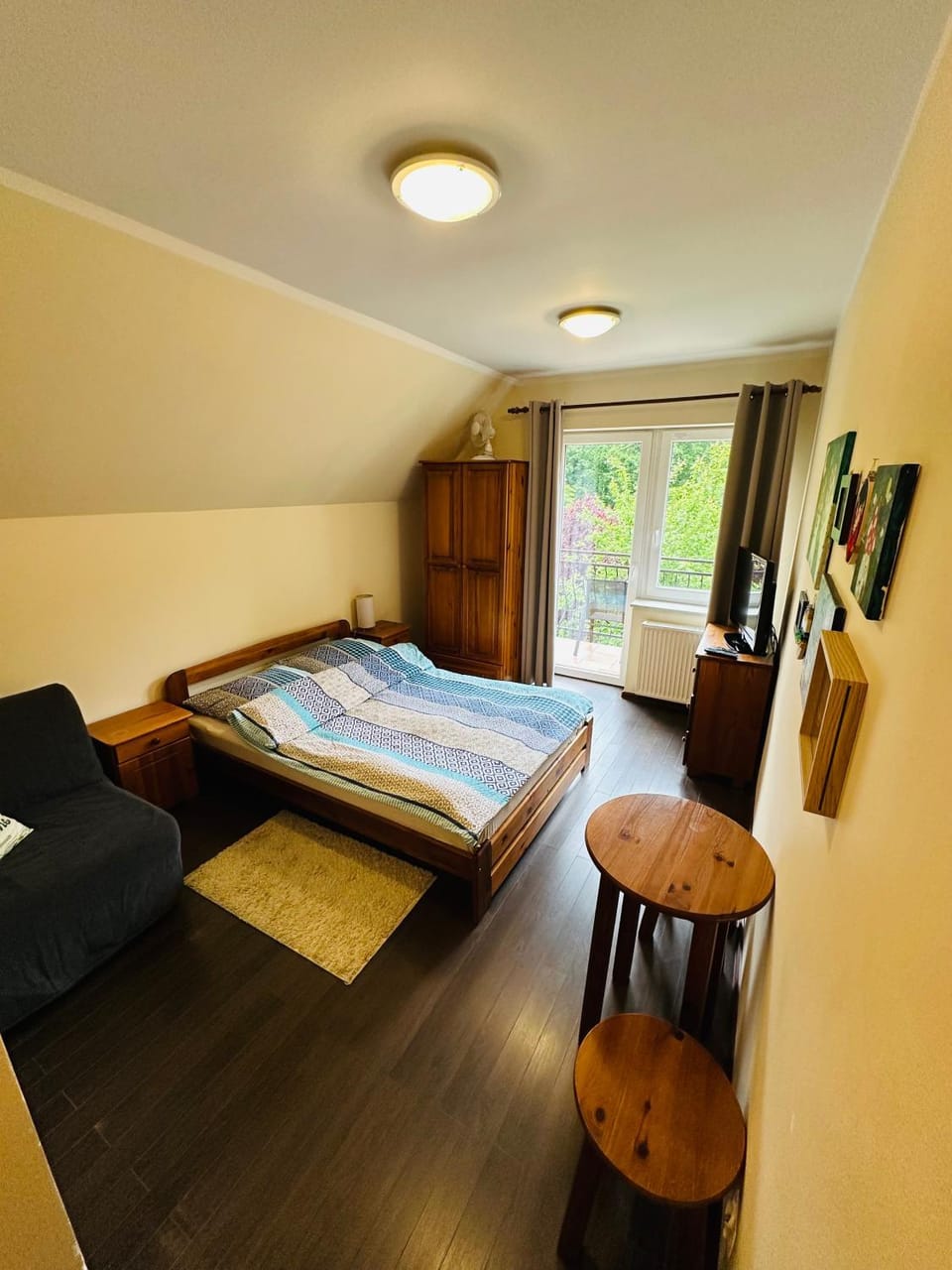 Photo of the whole room