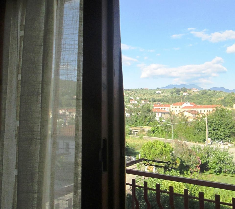 Balcony/Terrace, City view, Mountain view, Street view
