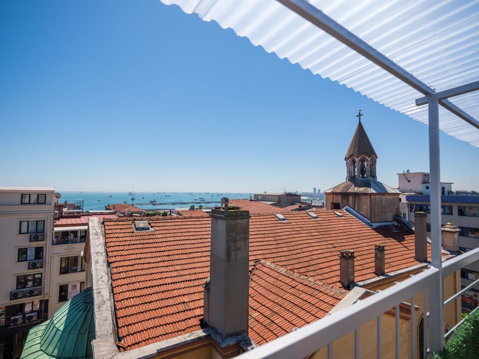 Balcony/Terrace, City view, Landmark view, Sea view