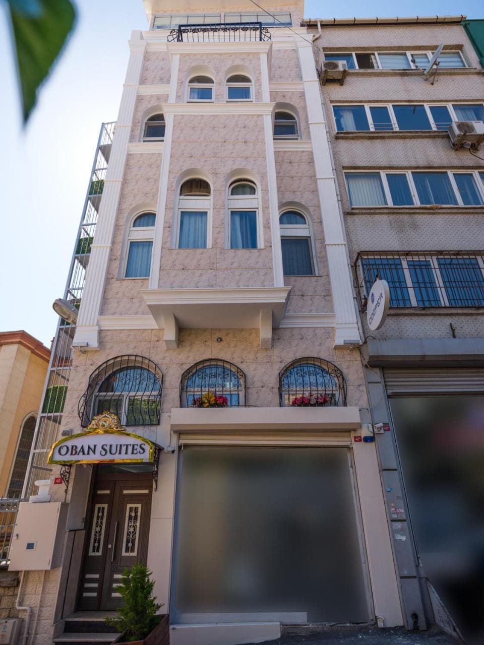 Facade/entrance