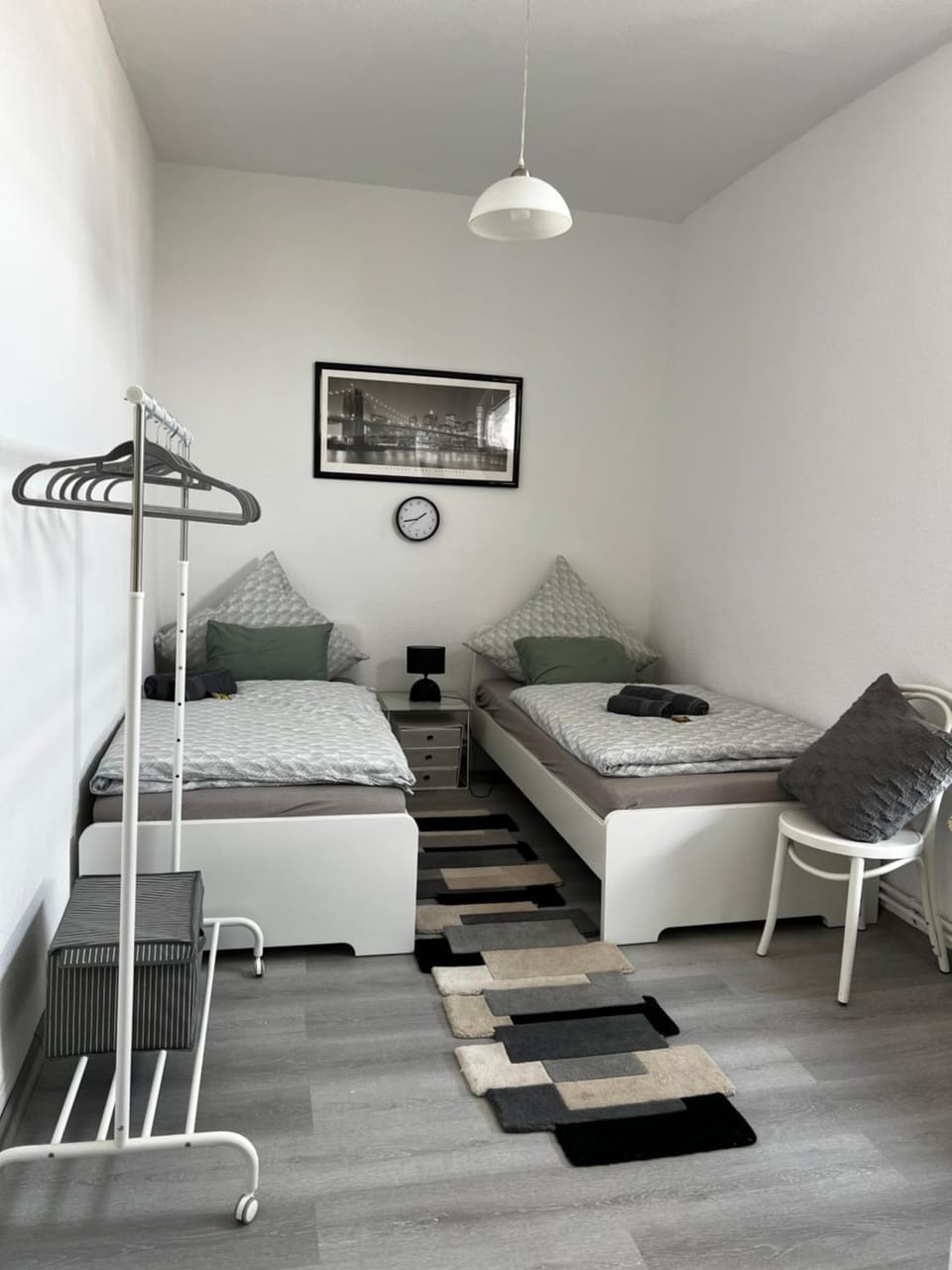 Bed, Photo of the whole room, Seating area, Bedroom, towels