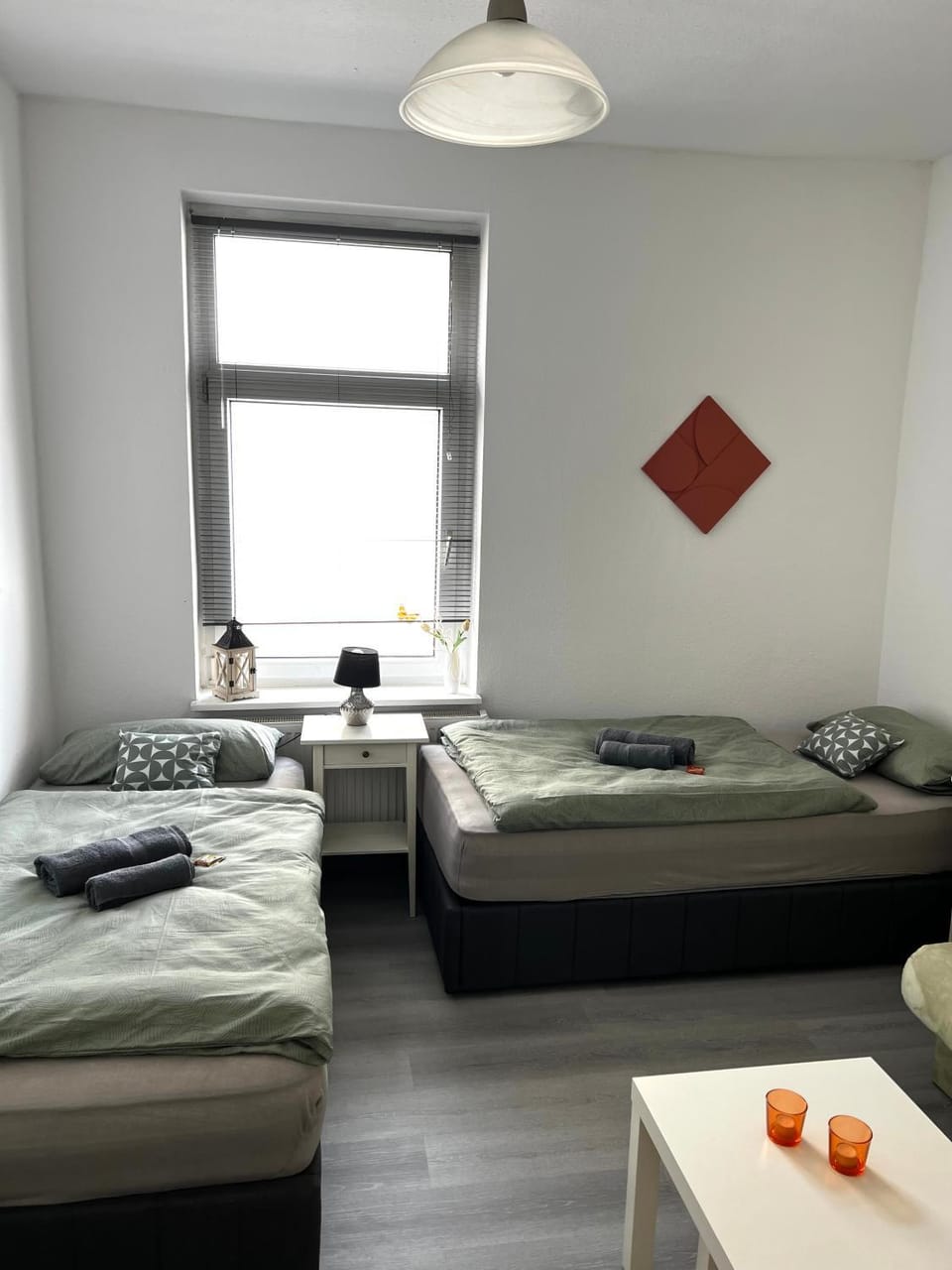 Bed, Photo of the whole room, Seating area, Bedroom, towels