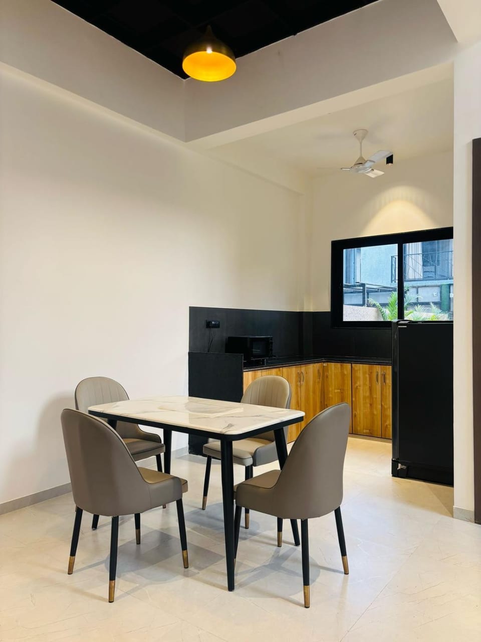 Dining area, kitchen