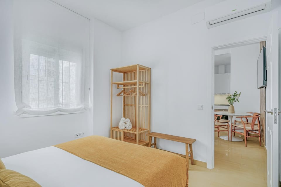 Bed, Photo of the whole room, Bedroom, wardrobe, air conditioner