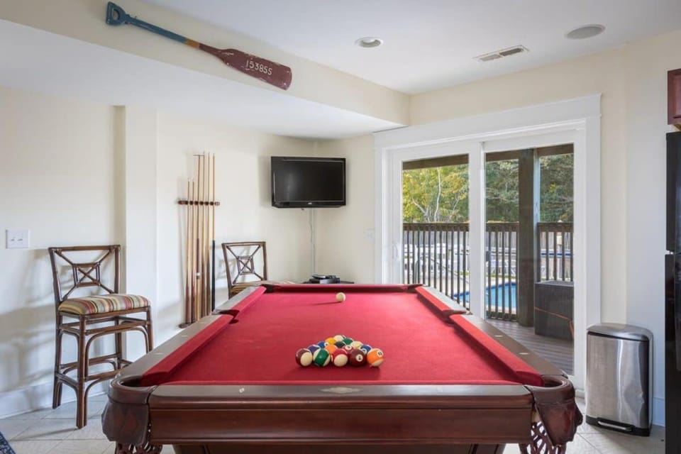 3min Walk to Beach Pool Hot Tub Game Room House in Corolla