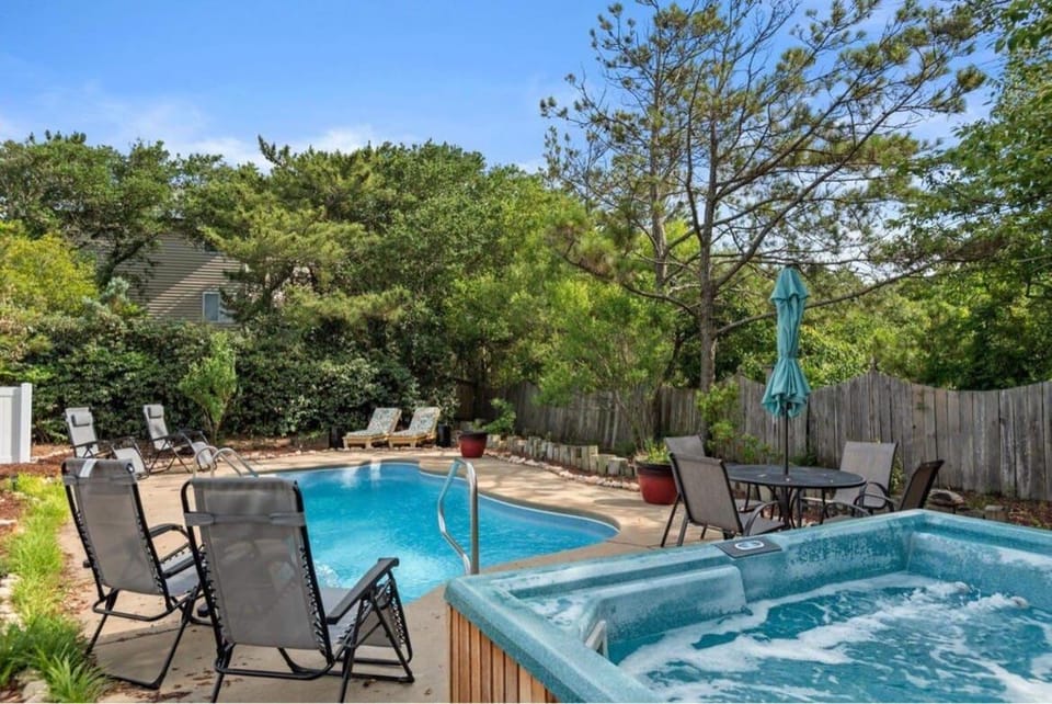 Secluded 3min Walk to Beach Private Pool & Spa House in Corolla