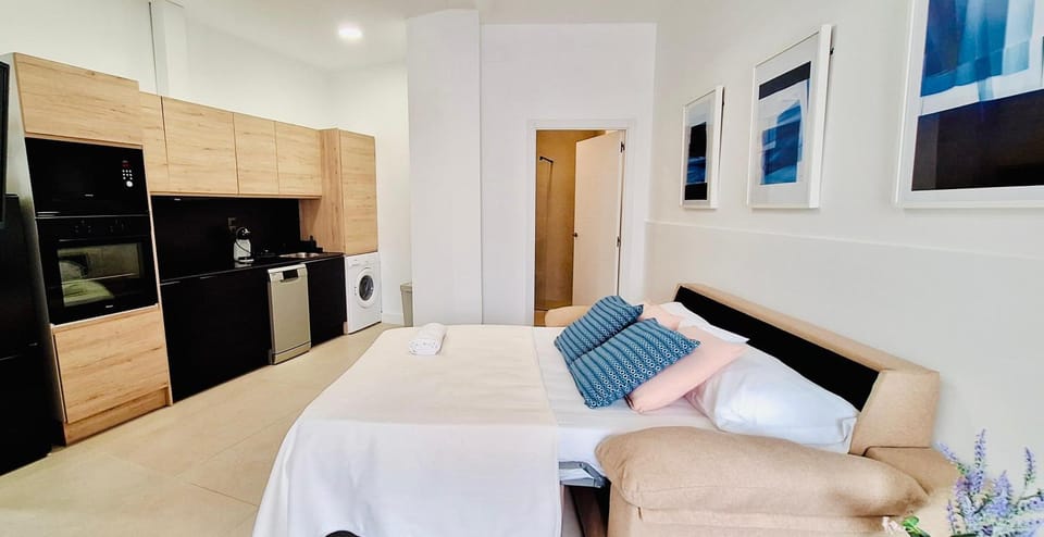 Bed, Kitchen or kitchenette