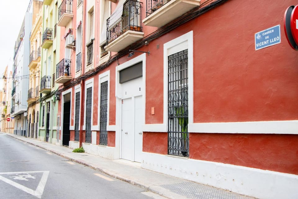 Property building, Neighbourhood, Street view, Location