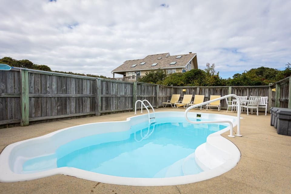 Close to Beach with Pool Spa - Perfect for Families House in Southern Shores