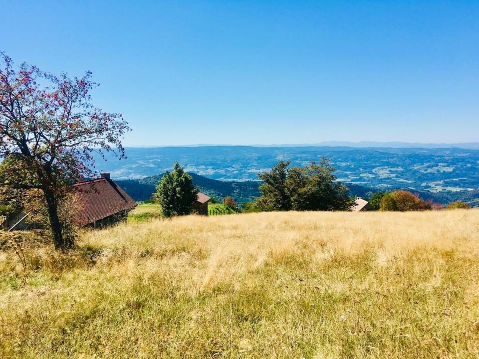 Le Cheix House in Auvergne-Rhône-Alpes