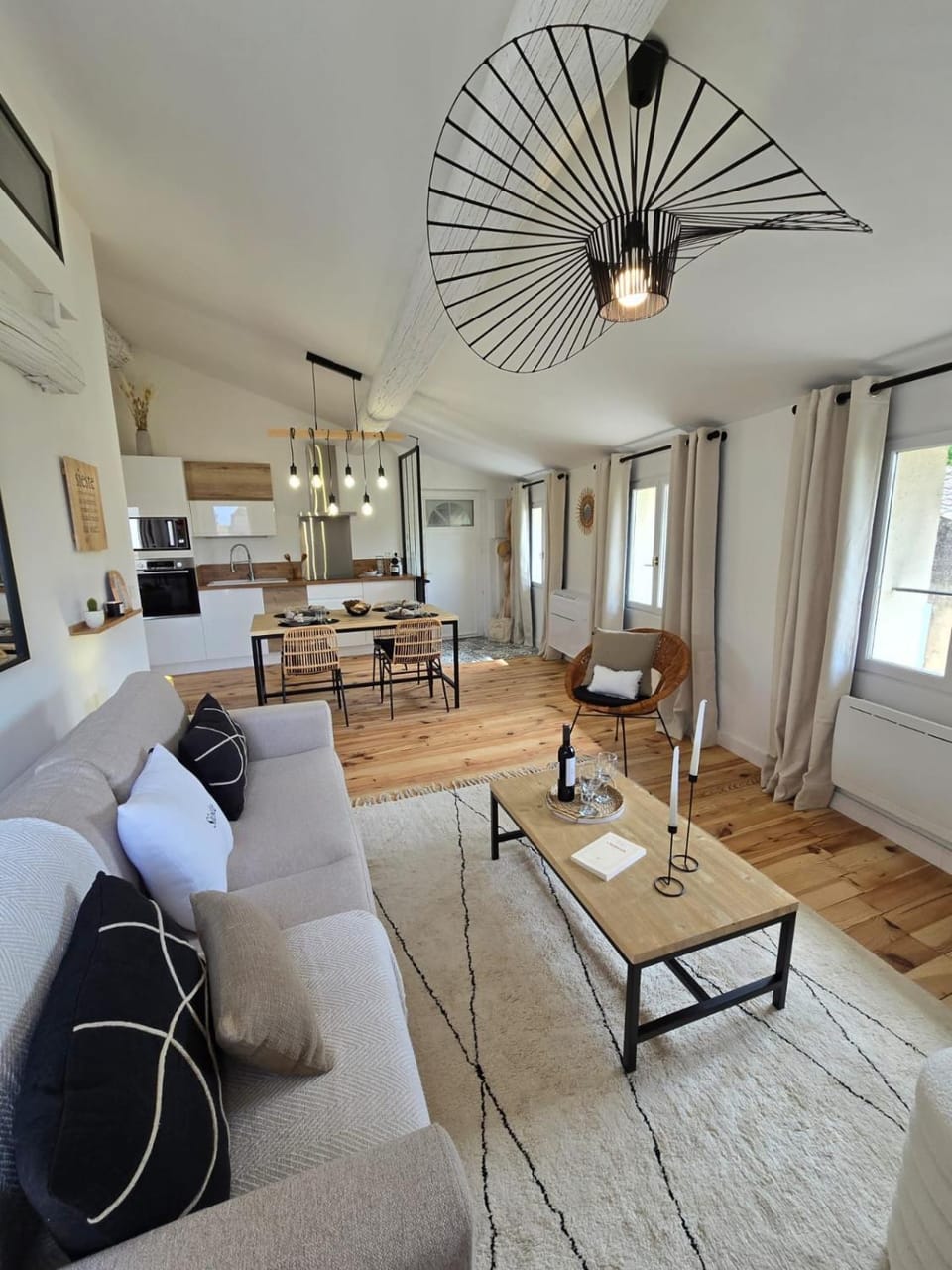 Living room, Dining area