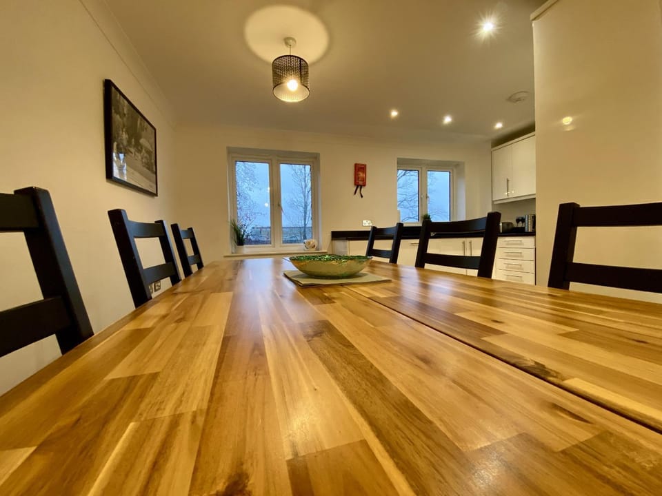 Ascot Four Bedroom House With Garden House in England