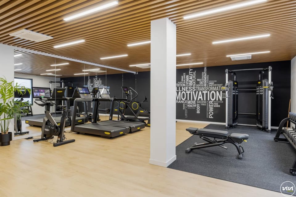 ViVi Homes - Amber, Center Fuengriola, Pool, Beach Apartment in Fuengirola