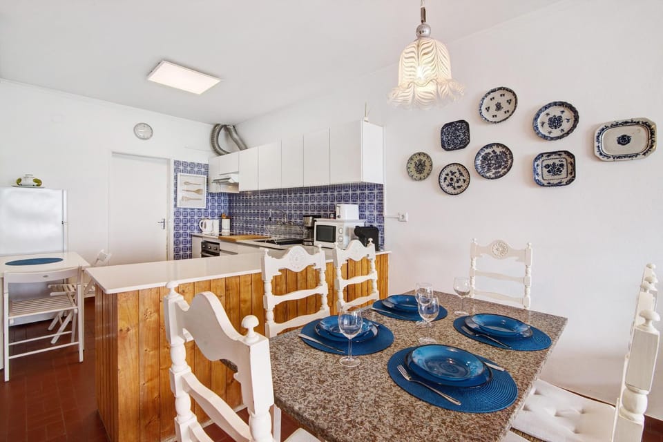 Property building, Kitchen or kitchenette, Living room