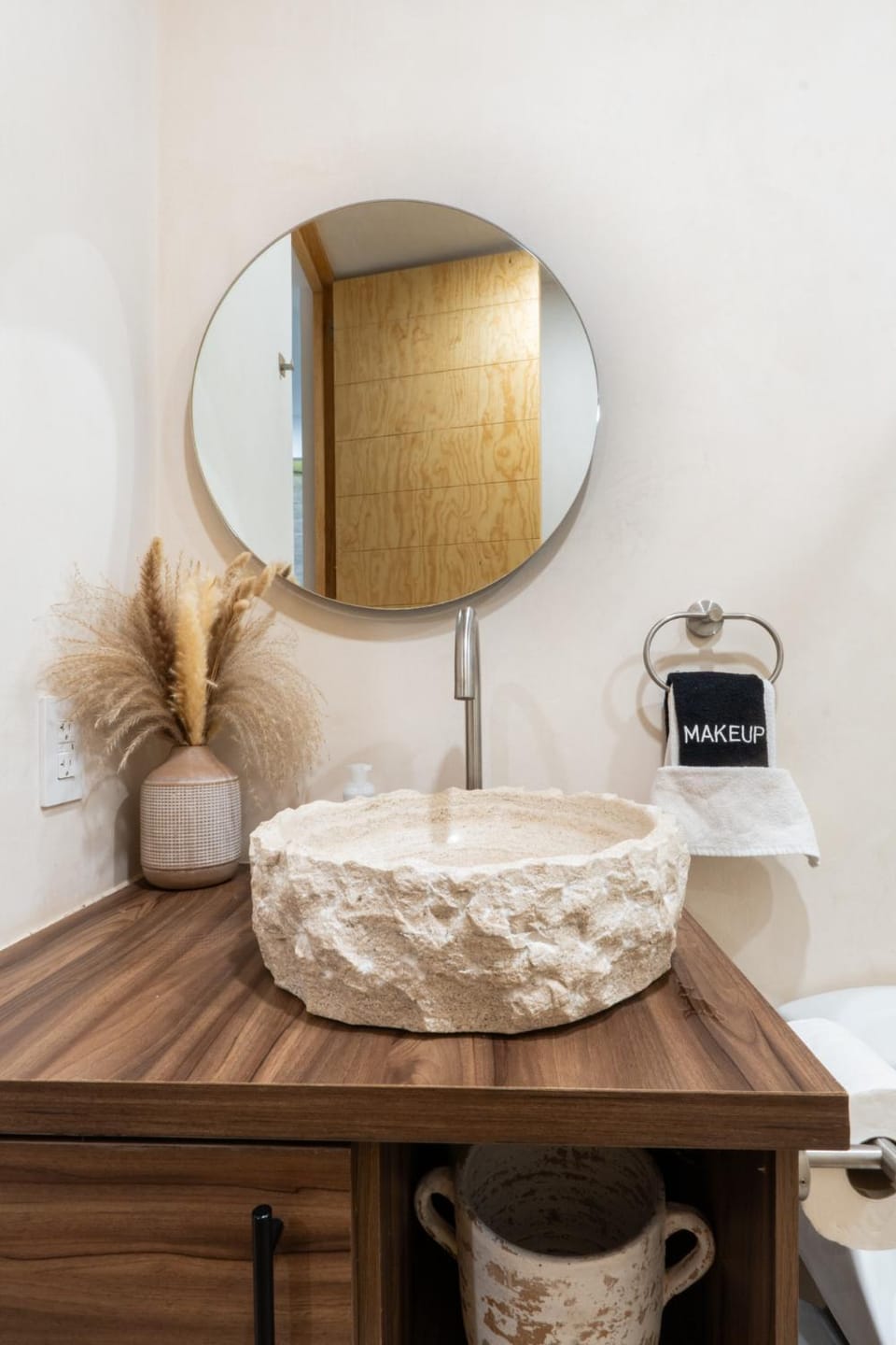 Bathroom, Decorative detail